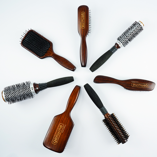 GROOMING BRUSH